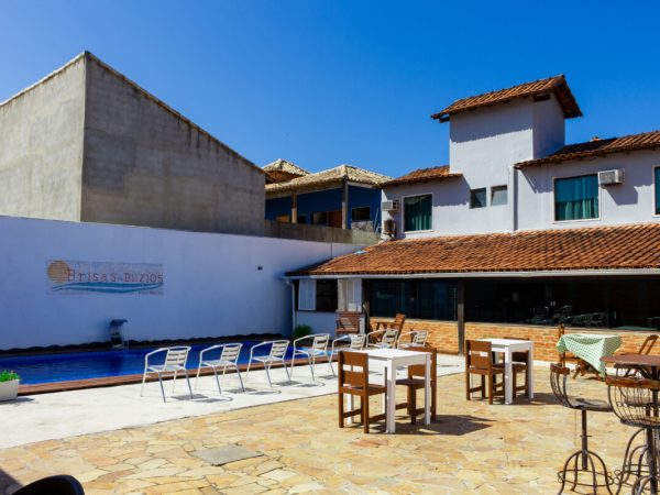 Area da piscina da pousada em Búzios